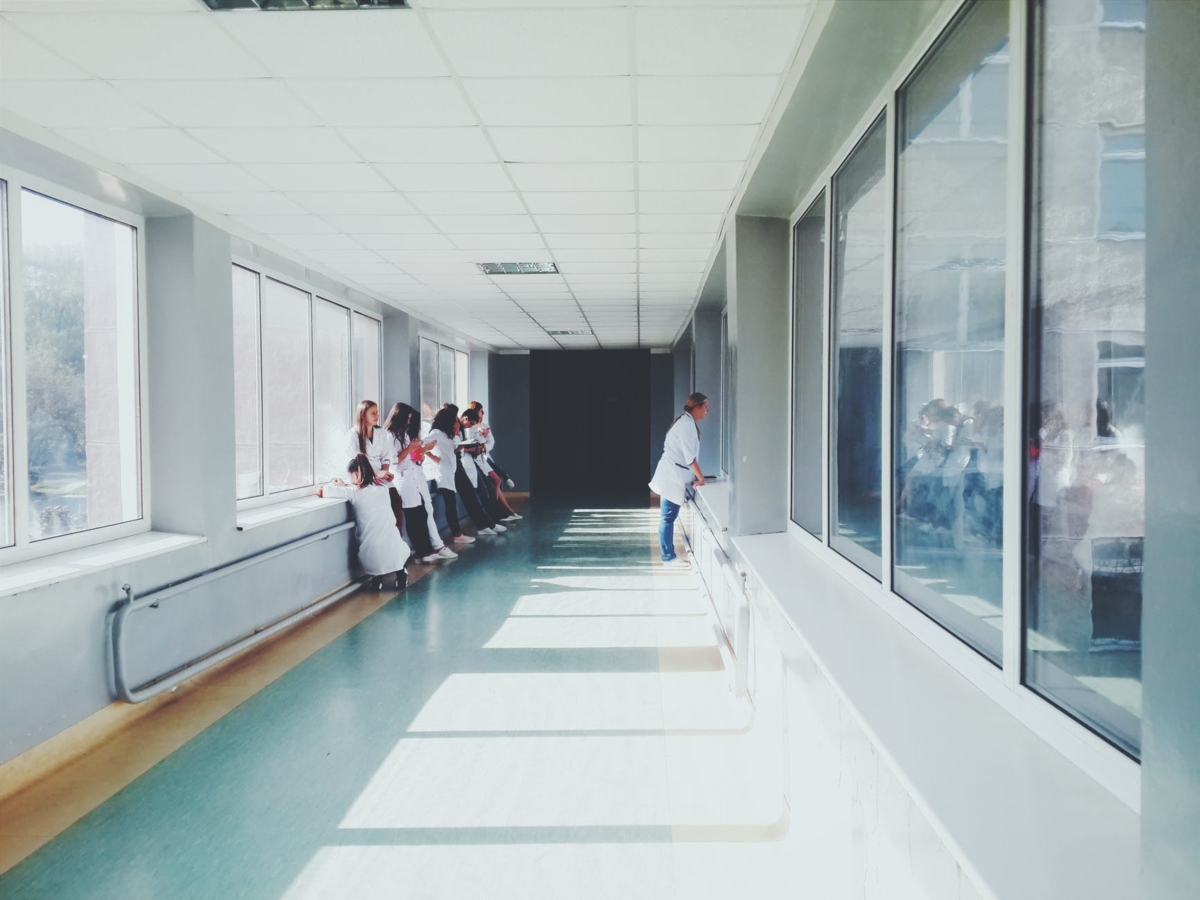 Ordem e desordem na construção hospitalar: regulamentações, legislações e normas técnicas  