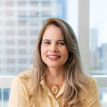 ESP. FABIOLA MAGALHÃES DE SALES ANDRADE