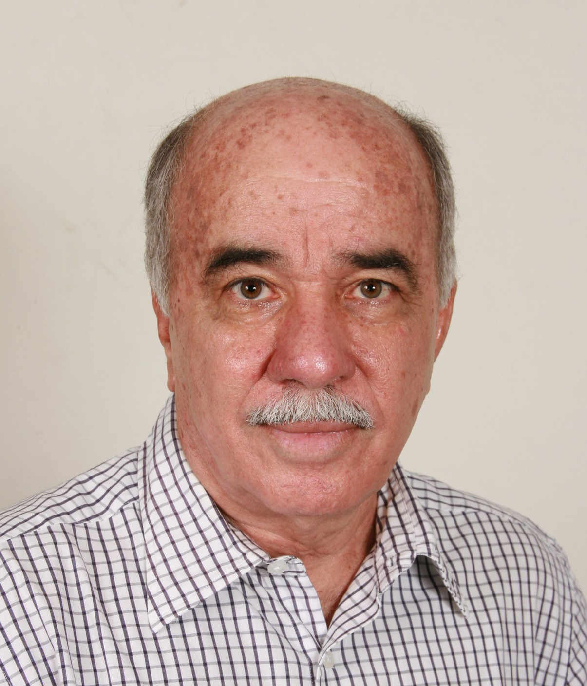 GRAD. LUIZ CARLOS GROSSI